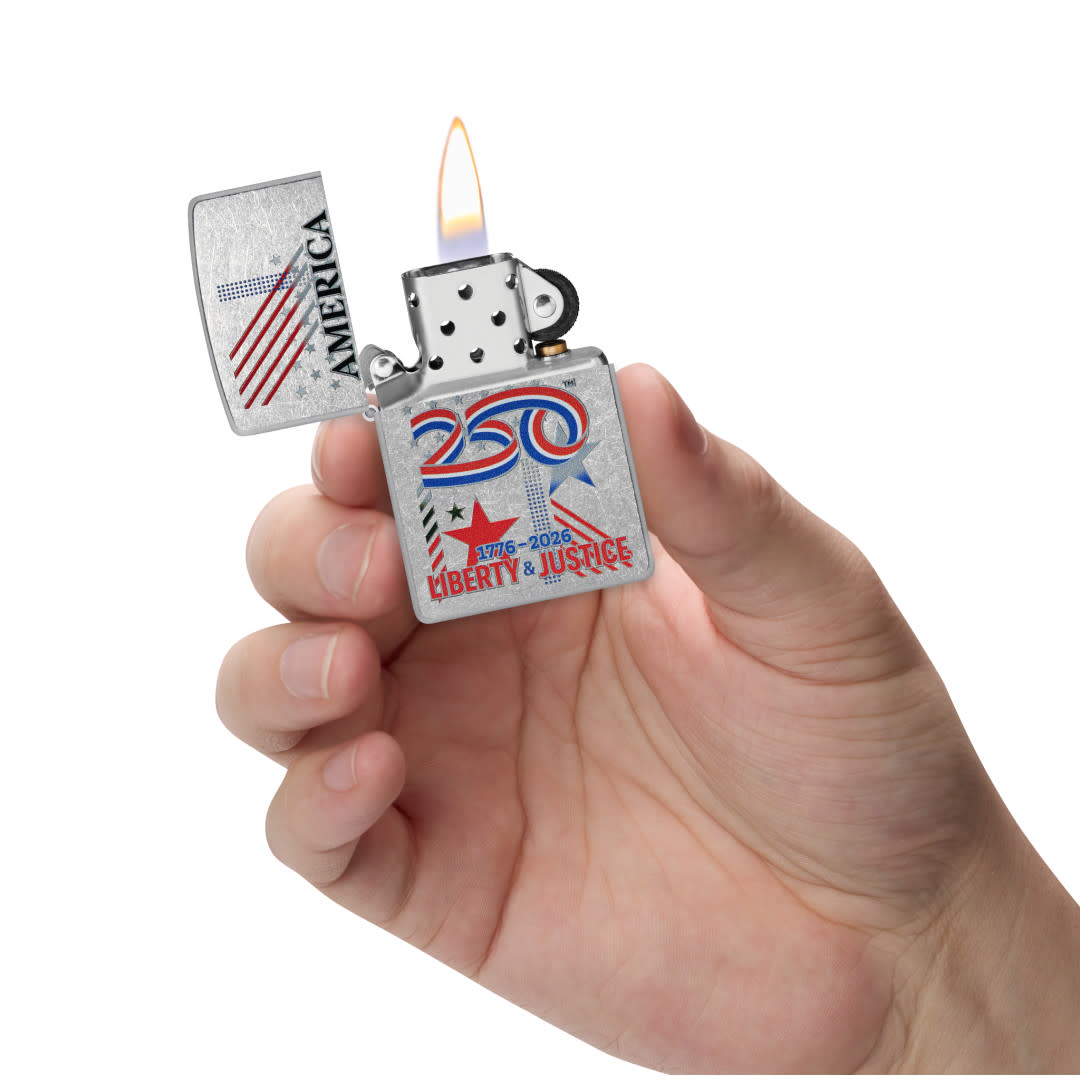 Zippo America250 Liberty & Justice Design Street Chrome Windproof