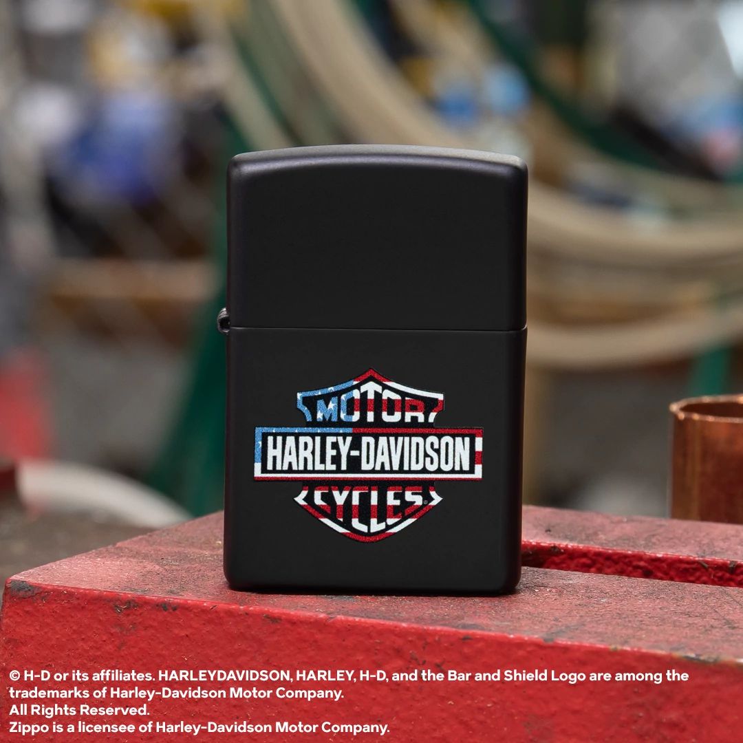 Zippo Harley-Davidson® Flag Logo Design Black Matte Windproof